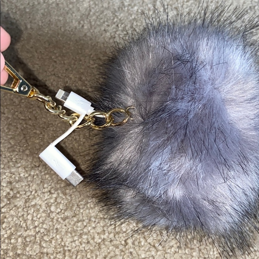 Pom Pom charging key chain for IPhone